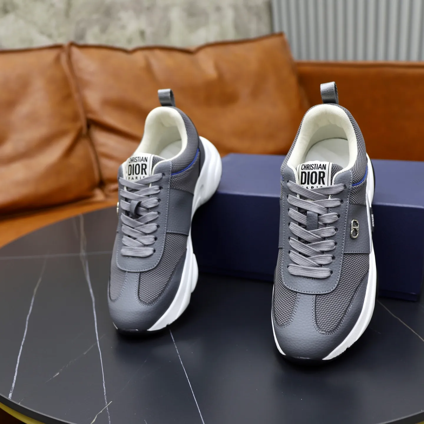 Ex-factory price: 462💰🙅‍♂️🙅‍♂️🙅‍♂️ Brand: Dior DIOR Standard code: 38-44 (45 customized) Grade: Same as the official website Material: Original leather splicing Comfortable and breathable lining Original wear-resistant outsole Style category: Men's fashionable casual shoes Running sneakers Noble luxury brand elements Top luxury Color: actual picture color